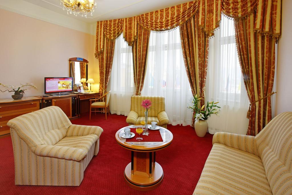 Ensana Hvezda - Imperial - Neapol Otel Mariánské Lázně Dış mekan fotoğraf