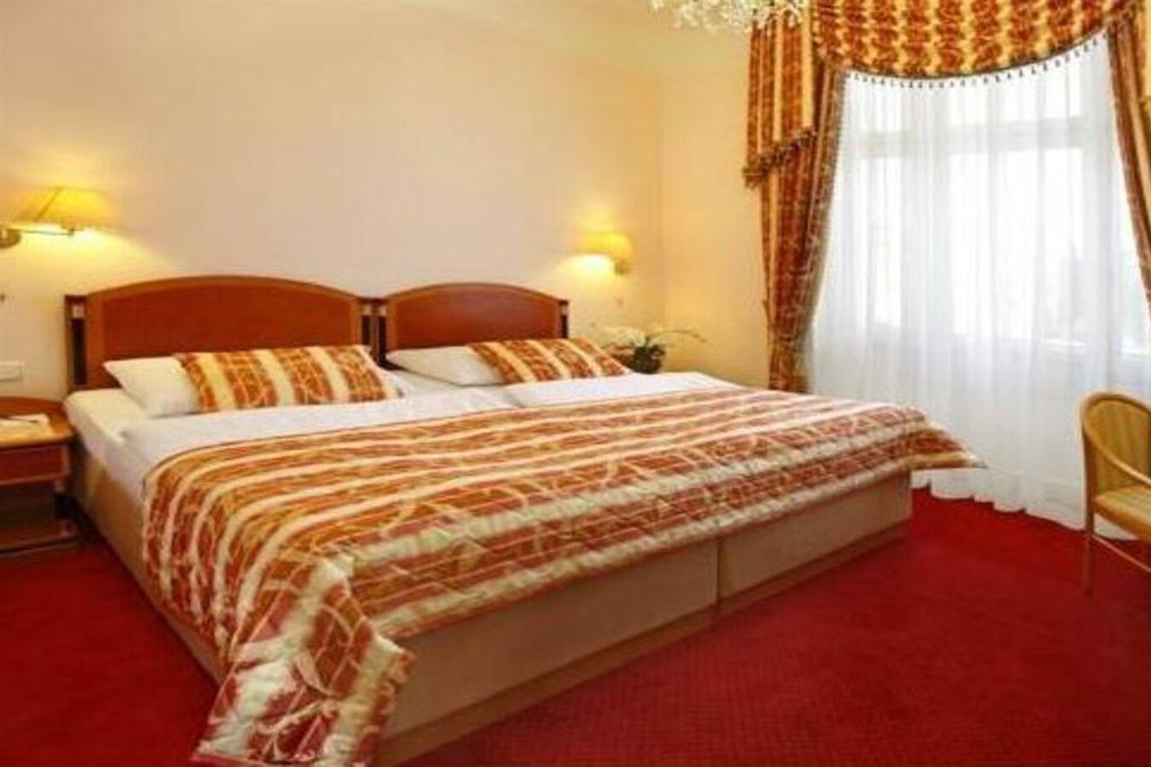Ensana Hvezda - Imperial - Neapol Otel Mariánské Lázně Dış mekan fotoğraf