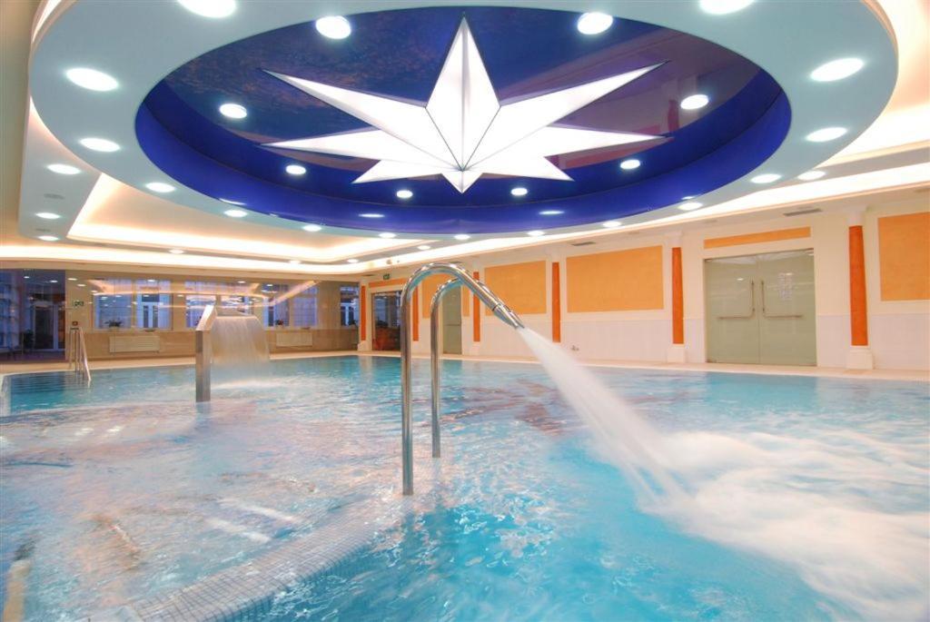 Ensana Hvezda - Imperial - Neapol Otel Mariánské Lázně Dış mekan fotoğraf