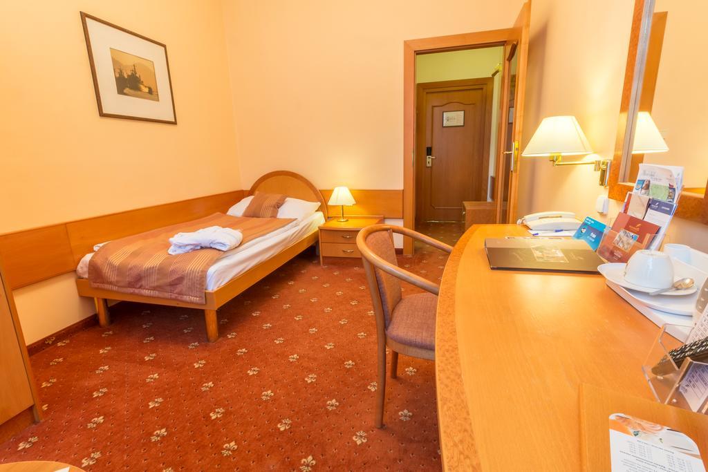Ensana Hvezda - Imperial - Neapol Otel Mariánské Lázně Dış mekan fotoğraf