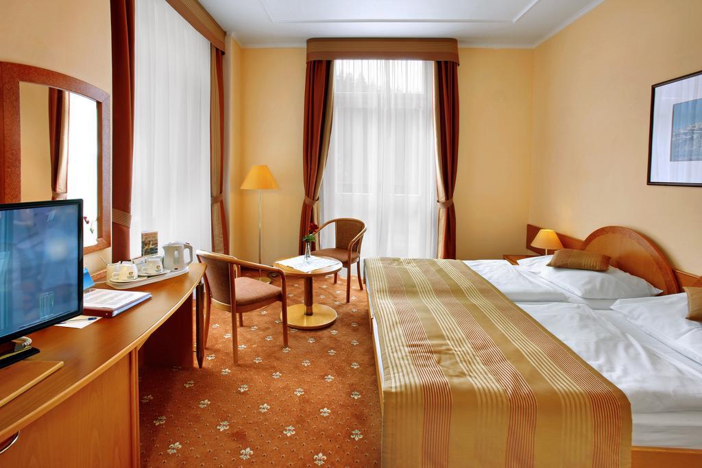 Ensana Hvezda - Imperial - Neapol Otel Mariánské Lázně Dış mekan fotoğraf