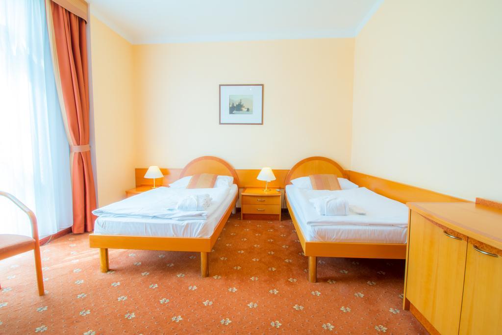 Ensana Hvezda - Imperial - Neapol Otel Mariánské Lázně Dış mekan fotoğraf