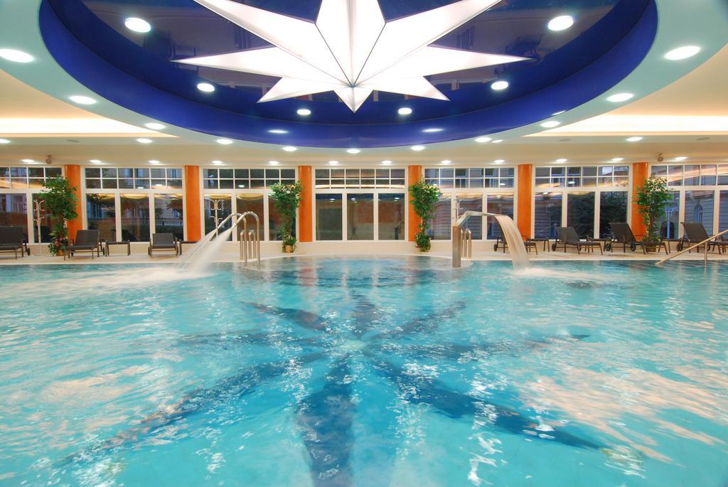 Ensana Hvezda - Imperial - Neapol Otel Mariánské Lázně Dış mekan fotoğraf